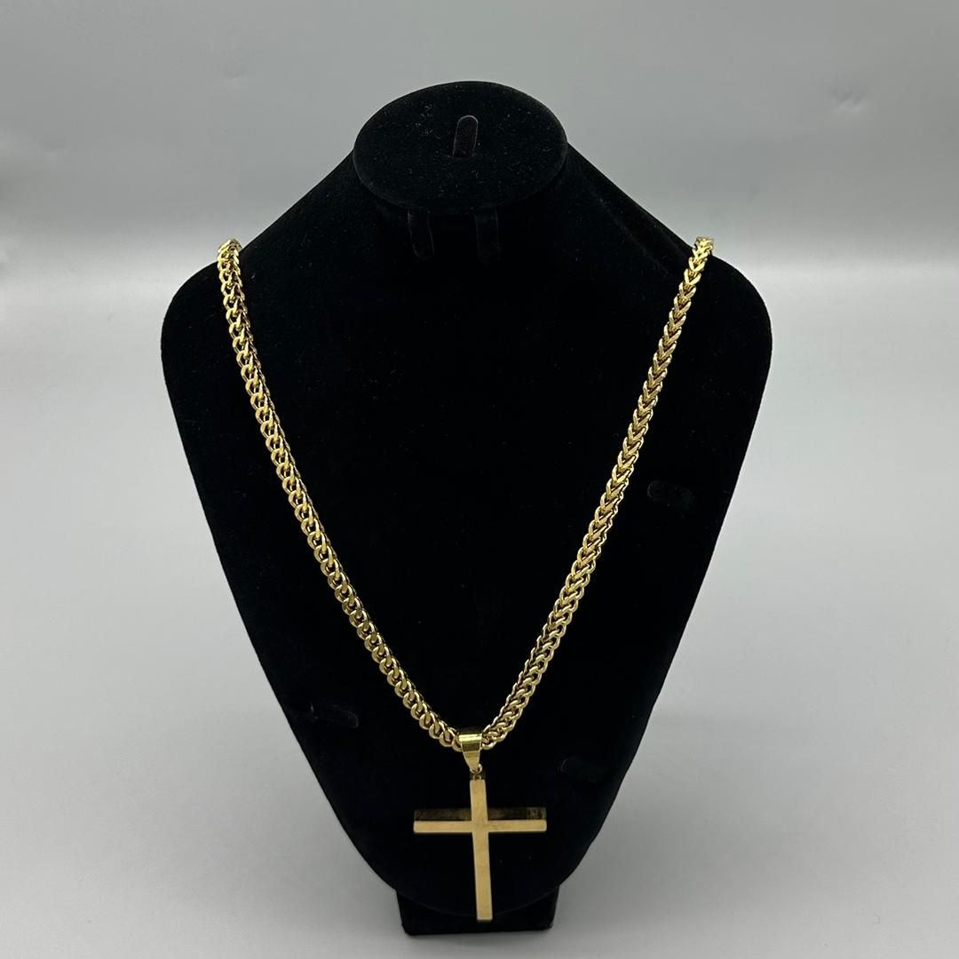 Luxurious Gold-Plated Cross Pendant Necklace with Sparkling Accents – Timeless Symbol of Faith and Elegance for Every Occasion Luxurious Gold-Plated Cross Pendant Necklace with Sparkling Accents – Timeless Symbol of Faith and Elegance for Every Occasion